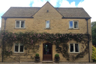 Front view of Mole End Bed & Breakfast in Stow on the Wold